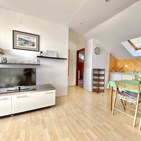 Family Apartments Viva Close To The Beach Krk Town Eksteriør bilde