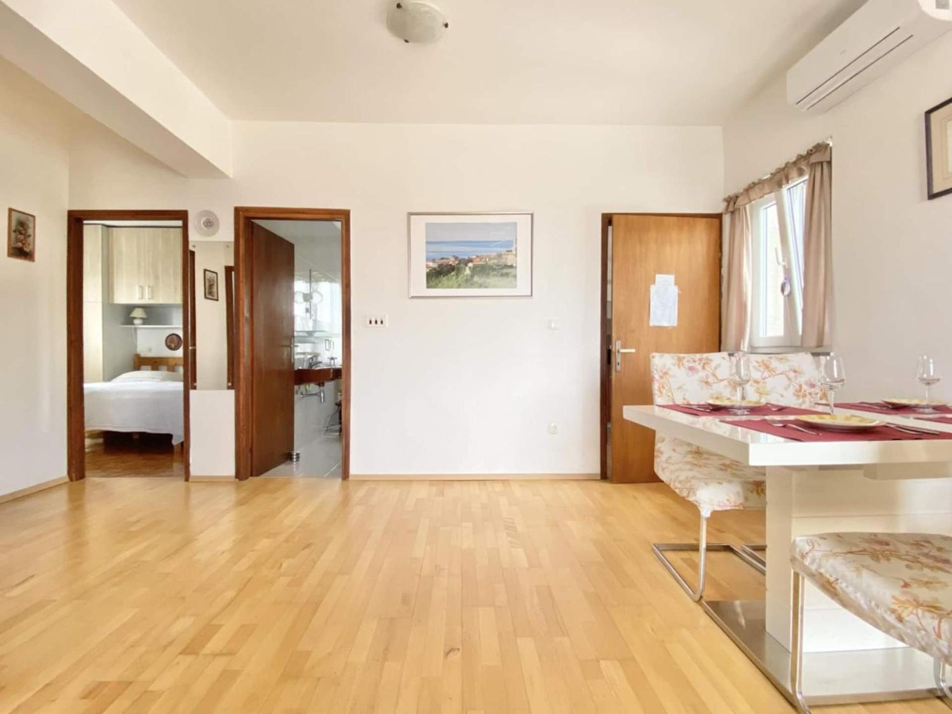 Family Apartments Viva Close To The Beach Krk Town Eksteriør bilde